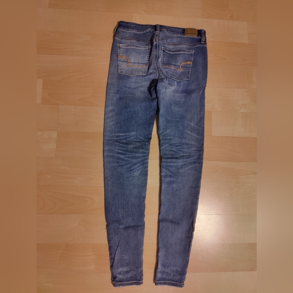 American Eagle Outfitters slightly distressed jegging size 4long - Picture 10 of 13